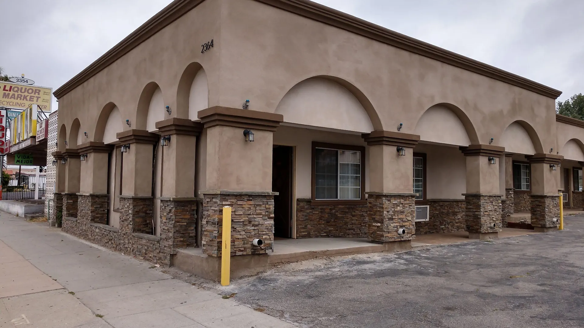 Staying Near Scott Park: 5 Budget Hotels Compared
